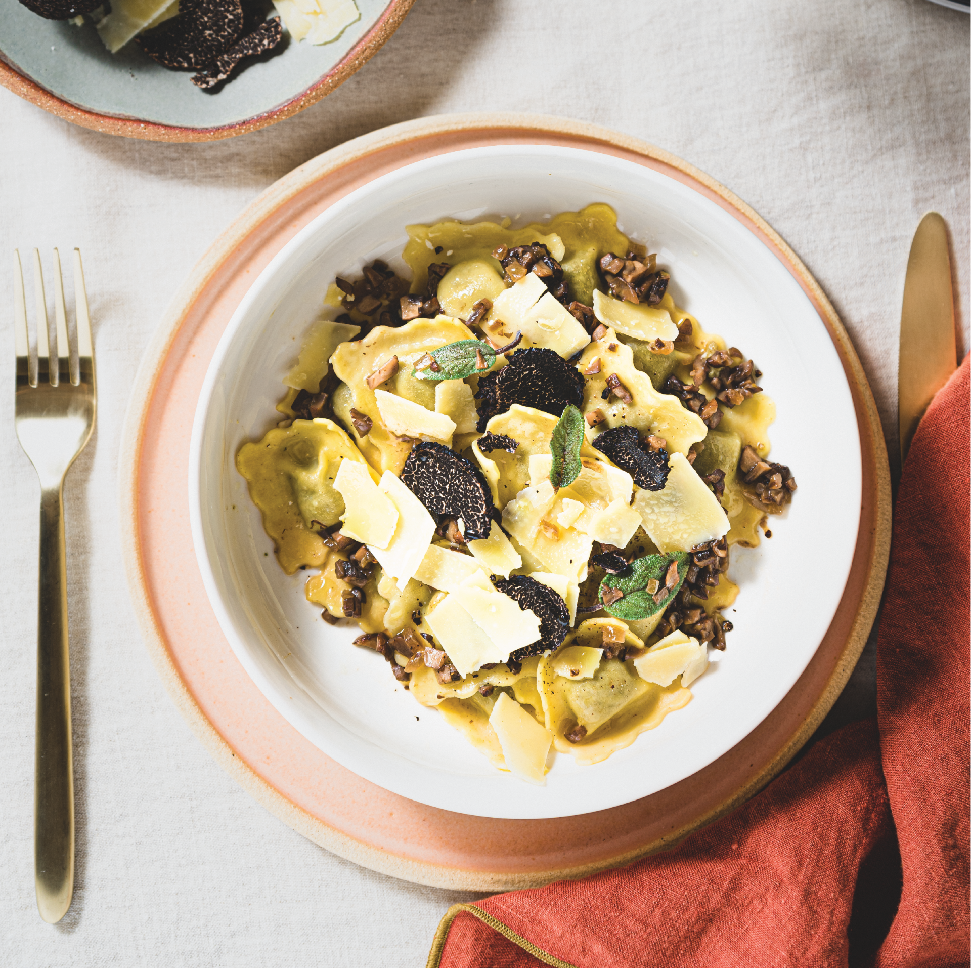 Ravioli met paddenstoelen en truffels